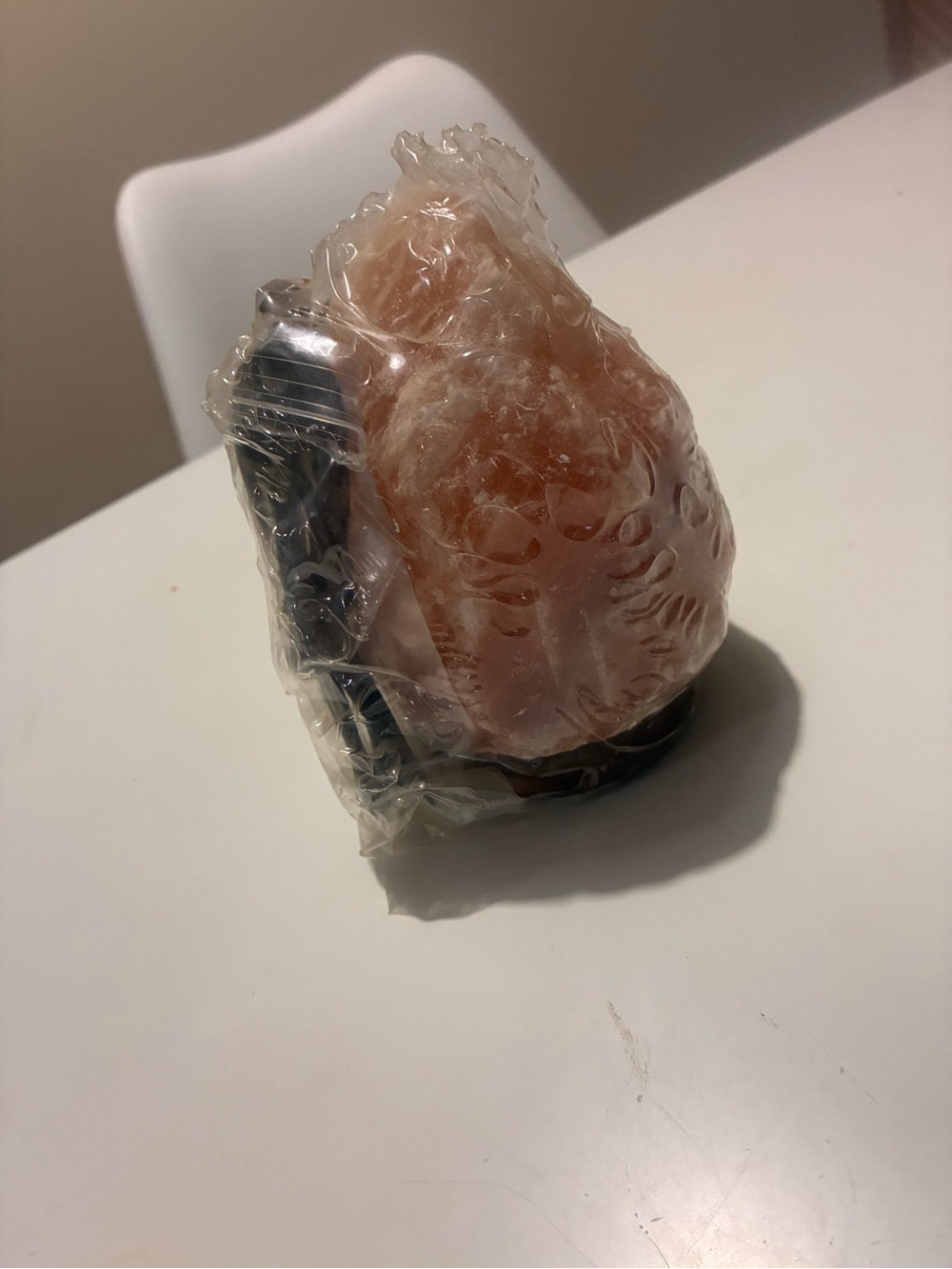 Himalayan Salt Lamp with Metal Base - Pink/Black - Picture 2 of 2